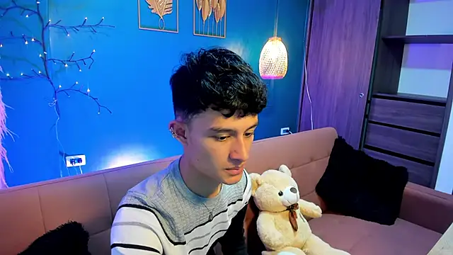 Patrick Howland  online show from February 12, 2026, 3:23 am