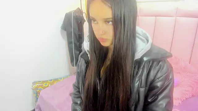 Snapshot of Raven_love chatting on April 27, 2026, 6:06 pm Raven love online show from April 27, 2026, 6:06 pm