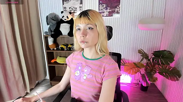 Laukyubey1 online show from March 19, 2026, 7:40 pm