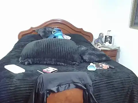 Snapshot of Alylatina chatting on February 7, 2026, 12:53 pm Alylatina online show from February 7, 2026, 12:53 pm