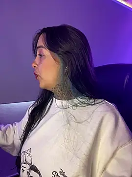 Annie Alicee online show from March 10, 2026, 1:49 pm