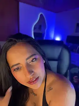 Annie Alicee online show from April 9, 2026, 2:22 pm