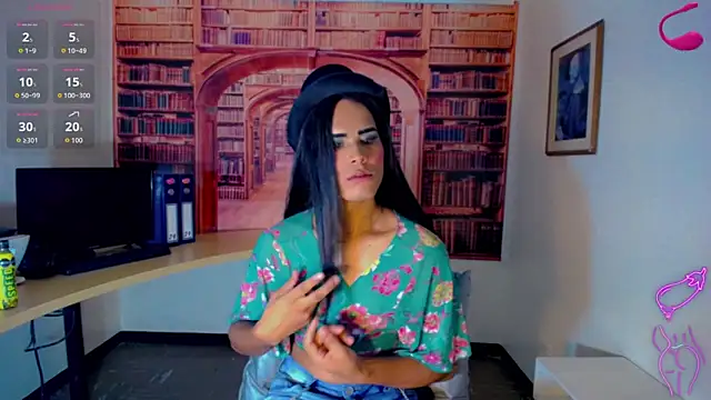 Snapshot of Gata_Salvaje__ chatting on February 8, 2026, 3:32 am Gata Salvaje online show from February 8, 2026, 3:32 am