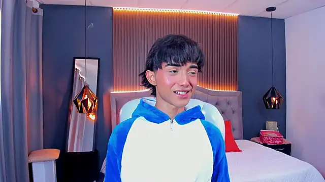 Noa 03 online show from March 16, 2026, 6:56 pm