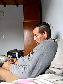 Snapshot of gordorichard chatting on April 8, 2026, 1:44 pm gordorichard online show from April 8, 2026, 1:44 pm