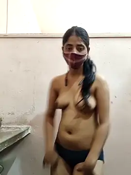 Snapshot of Kitti-Sharma chatting on May 19, 2026, 6:42 am Kitti-Sharma online show from May 19, 2026, 6:42 am