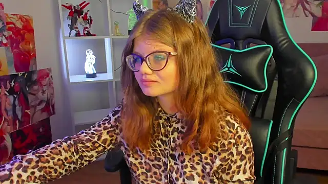 ChloeHalses online show from April 11, 2026, 5:06 pm