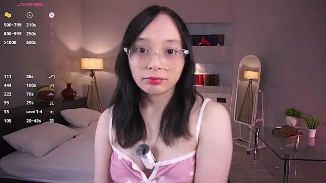 Snapshot of HannaHayles chatting on February 5, 2026, 5:28 pm HannaHayles online show from February 5, 2026, 5:28 pm