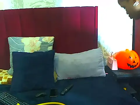 Snapshot of Lindabee34 chatting on February 24, 2026, 12:19 am Lindabee34 online show from February 24, 2026, 12:19 am