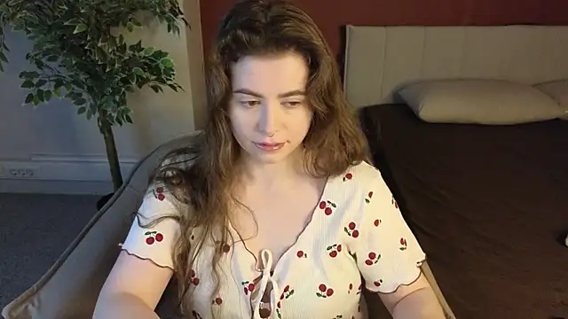 Snapshot of LovingWhisperr chatting on May 6, 2026, 1:14 am LovingWhisperr online show from May 6, 2026, 1:14 am