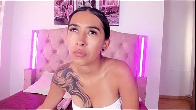 Snapshot of liittle__baby chatting on February 27, 2026, 12:05 pm liittle baby online show from February 27, 2026, 12:05 pm