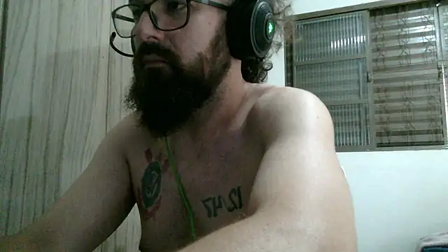 Redlovecouple online show from February 12, 2026, 3:07 pm