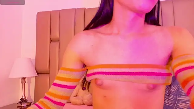 AllanaRosee online show from May 24, 2026, 2:33 pm