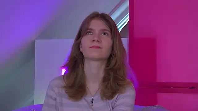 MilaMaelis online show from April 15, 2026, 6:20 am