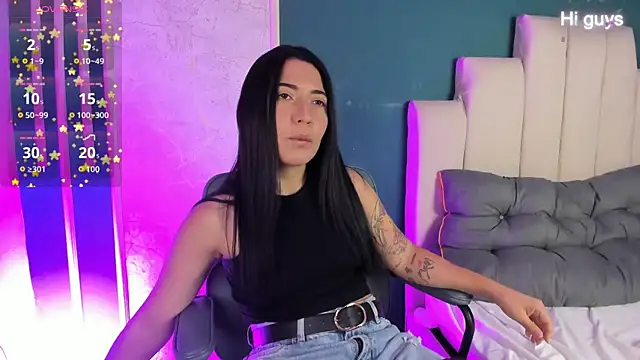 Snapshot of Adrienne__ chatting on April 9, 2026, 9:09 pm Adrienne online show from April 9, 2026, 9:09 pm