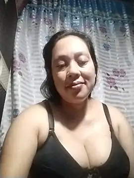 May Bombs online show from February 8, 2026, 9:07 pm