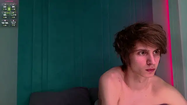 Snapshot of HoogWilder chatting on February 10, 2026, 8:35 pm HoogWilder online show from February 10, 2026, 8:35 pm