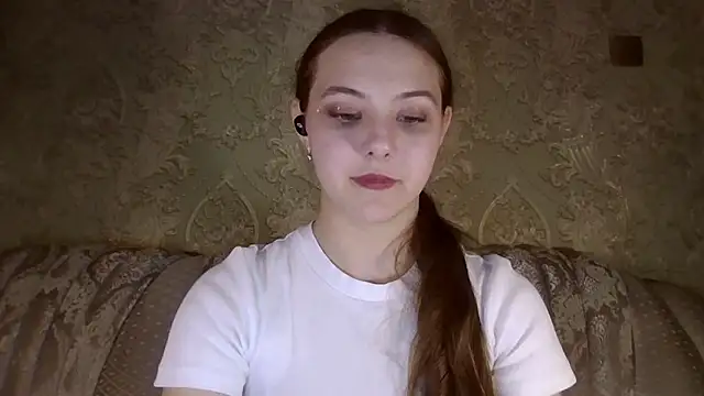 YuniNeko online show from February 14, 2026, 5:10 pm