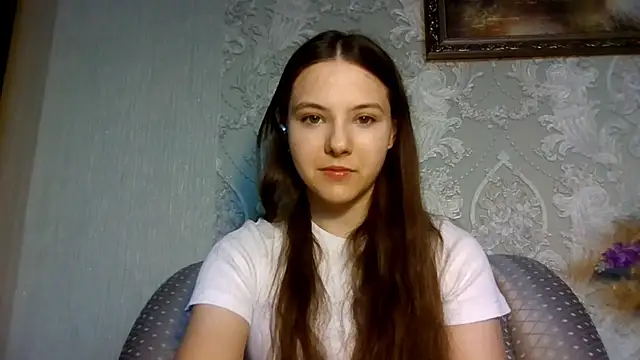 YuniNeko online show from April 5, 2026, 6:10 am