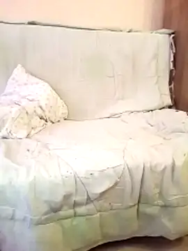 Snapshot of red_misstess_wow chatting on February 11, 2026, 7:13 am red misstess wow online show from February 11, 2026, 7:13 am