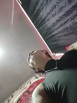 CharlotteKravizz online show from February 27, 2026, 3:23 pm