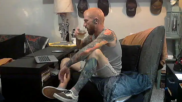 F D R  online show from March 17, 2026, 3:33 am