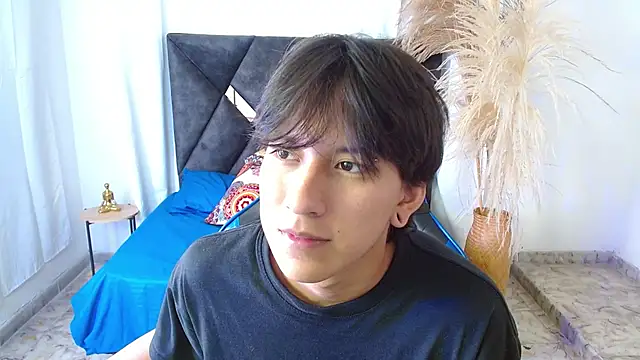 nikoo 18 online show from March 4, 2026, 1:39 pm