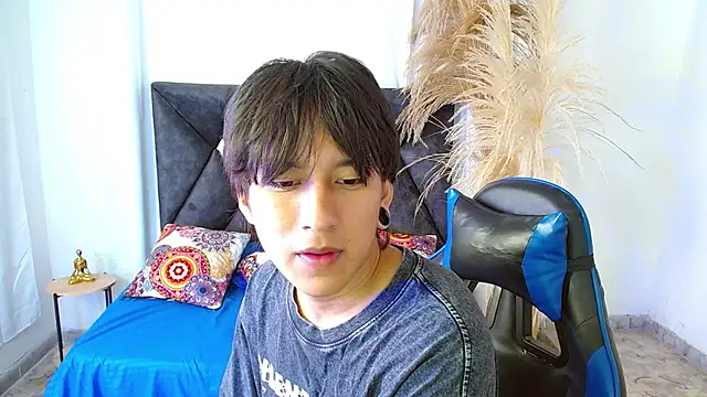 nikoo 18 online show from March 9, 2026, 1:26 pm