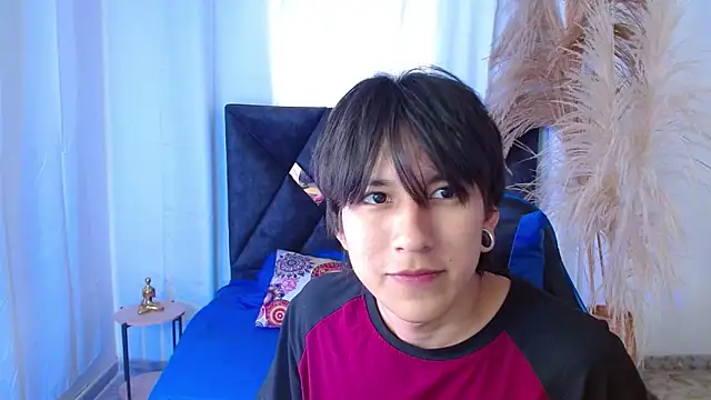 nikoo 18 online show from March 19, 2026, 1:48 pm