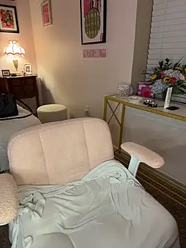 mooviebaby online show from April 23, 2026, 3:41 am