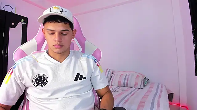 Snapshot of Adrian_Prime_ chatting on February 17, 2026, 6:25 pm Adrian Prime online show from February 17, 2026, 6:25 pm