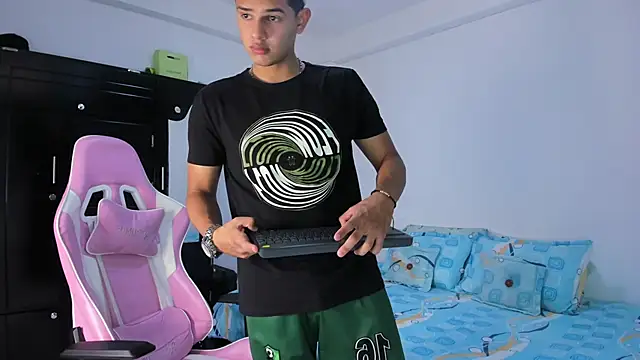 Snapshot of Adrian_Prime_ chatting on February 20, 2026, 6:52 pm Adrian Prime online show from February 20, 2026, 6:52 pm