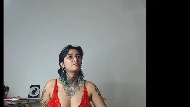 Snapshot of Ivyravens chatting on February 14, 2026, 11:23 pm Ivyravens online show from February 14, 2026, 11:23 pm