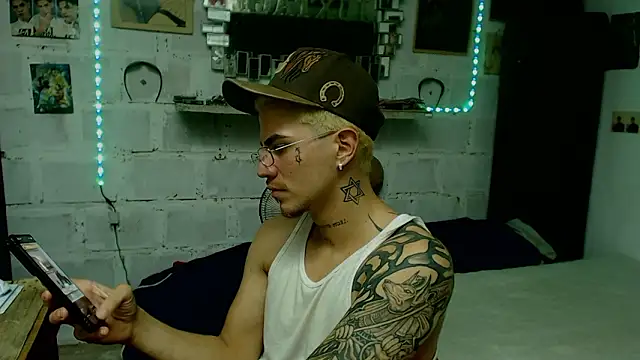 Snapshot of paul-mendezx chatting on February 18, 2026, 6:04 pm paul-mendezx online show from February 18, 2026, 6:04 pm