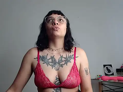 LanaGodard online show from February 27, 2026, 5:13 pm