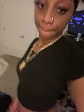 Snapshot of prettybrown9 chatting on March 4, 2026, 1:00 am prettybrown9 online show from March 4, 2026, 1:00 am