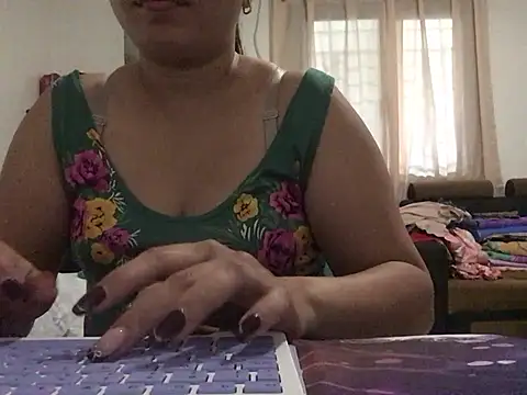 Snapshot of lady_candy85 chatting on February 5, 2026, 4:17 am lady candy85 online show from February 5, 2026, 4:17 am