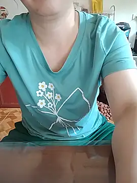 LiilyZi online show from May 29, 2026, 3:15 am