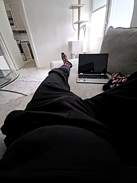 Tommyzzzzzz online show from February 8, 2026, 9:13 am