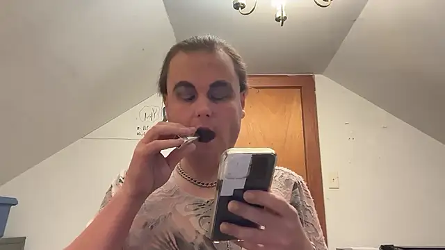 Snapshot of RaeganV chatting on February 23, 2026, 7:50 am RaeganV online show from February 23, 2026, 7:50 am