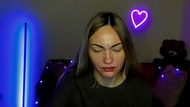 BlondMikey22 online show from May 13, 2026, 5:27 am