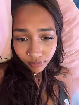 lyla luv online show from March 11, 2026, 4:51 am