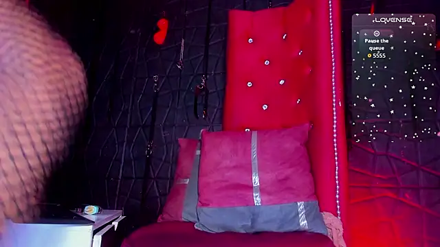 hottie cristall online show from February 27, 2026, 12:32 am