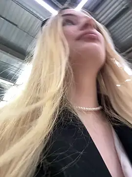 blonde exe online show from April 10, 2026, 2:44 pm