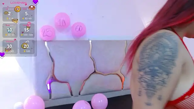 Snapshot of Sashaa_tay chatting on February 14, 2026, 7:43 pm Sashaa tay online show from February 14, 2026, 7:43 pm