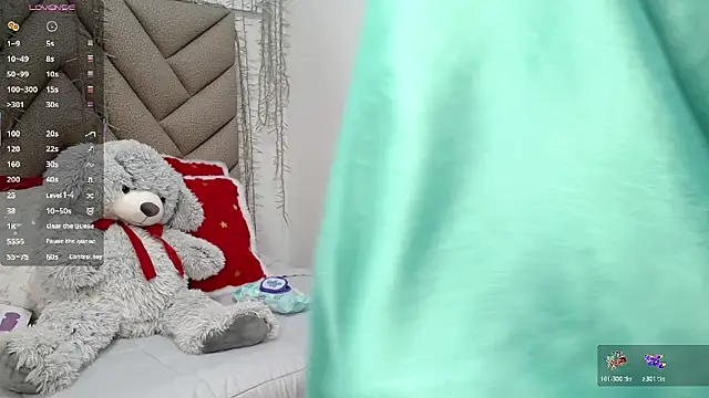 Snapshot of yaazhinii chatting on February 25, 2026, 11:42 am yaazhinii online show from February 25, 2026, 11:42 am