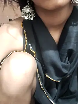 Snapshot of Sexy-Raziya69 chatting on April 16, 2026, 4:46 am Sexy-Raziya69 online show from April 16, 2026, 4:46 am