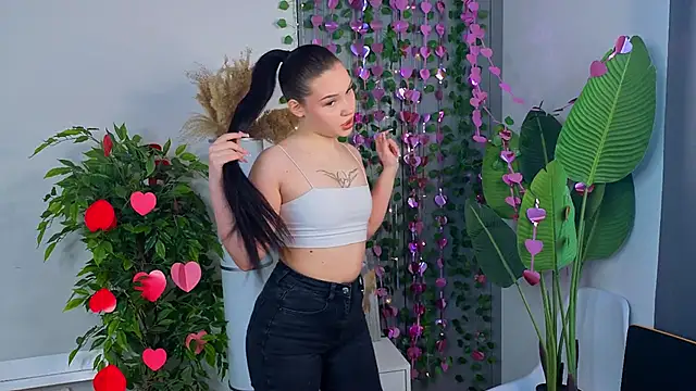 Snapshot of RoxannRunk chatting on February 18, 2026, 6:42 am RoxannRunk online show from February 18, 2026, 6:42 am