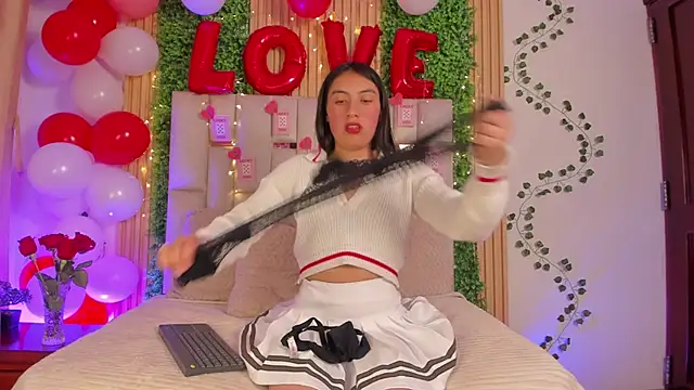 Snapshot of Emma_Nmm chatting on February 13, 2026, 7:21 pm Emma Nmm online show from February 13, 2026, 7:21 pm