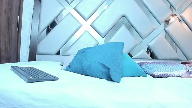 Rebeccamitchell online show from March 28, 2026, 1:11 pm